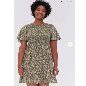 NWT Plus Size Floral Bell-Sleeve Dress